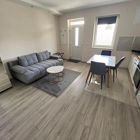 Brill Hotel بيكيسكسابا المظهر الخارجي الصورة