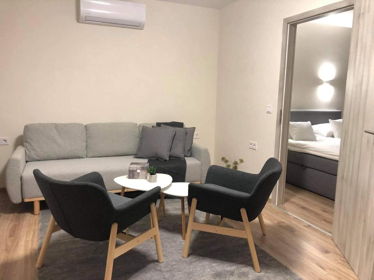 Brill Hotel بيكيسكسابا المظهر الخارجي الصورة