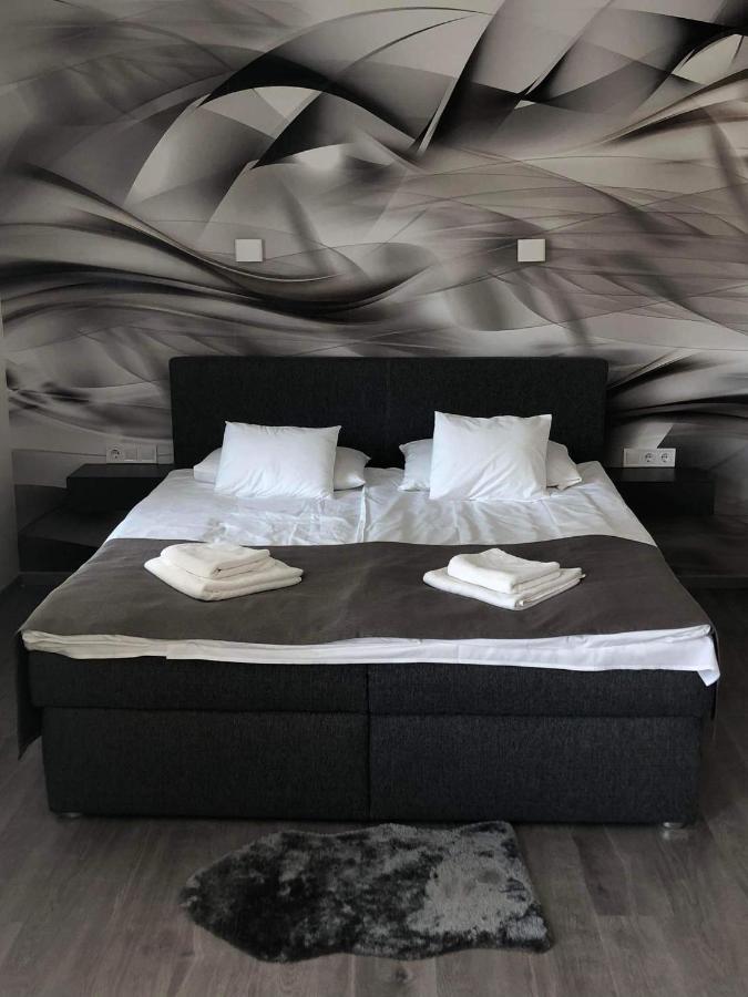 Brill Hotel بيكيسكسابا المظهر الخارجي الصورة