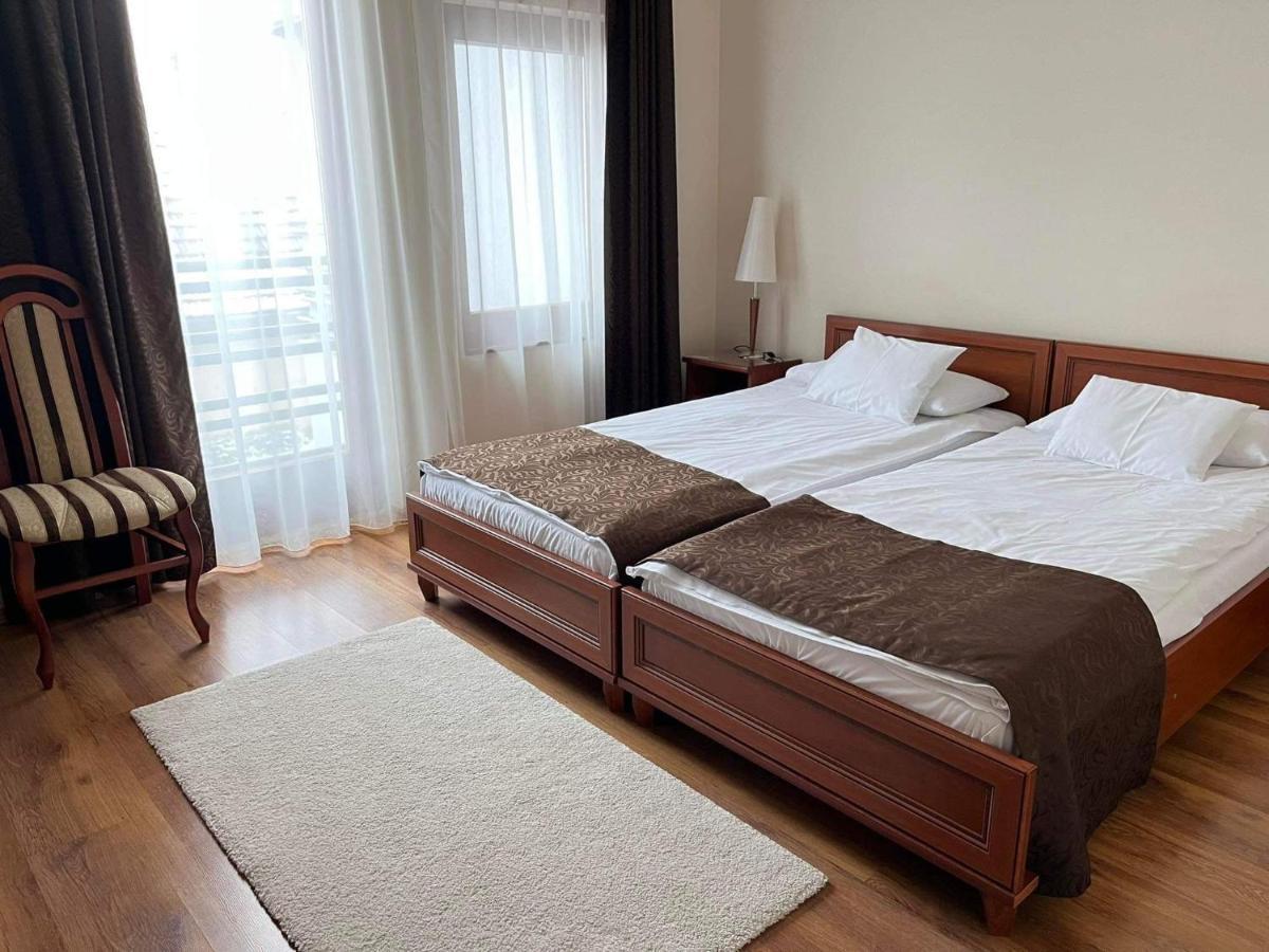 Brill Hotel بيكيسكسابا المظهر الخارجي الصورة