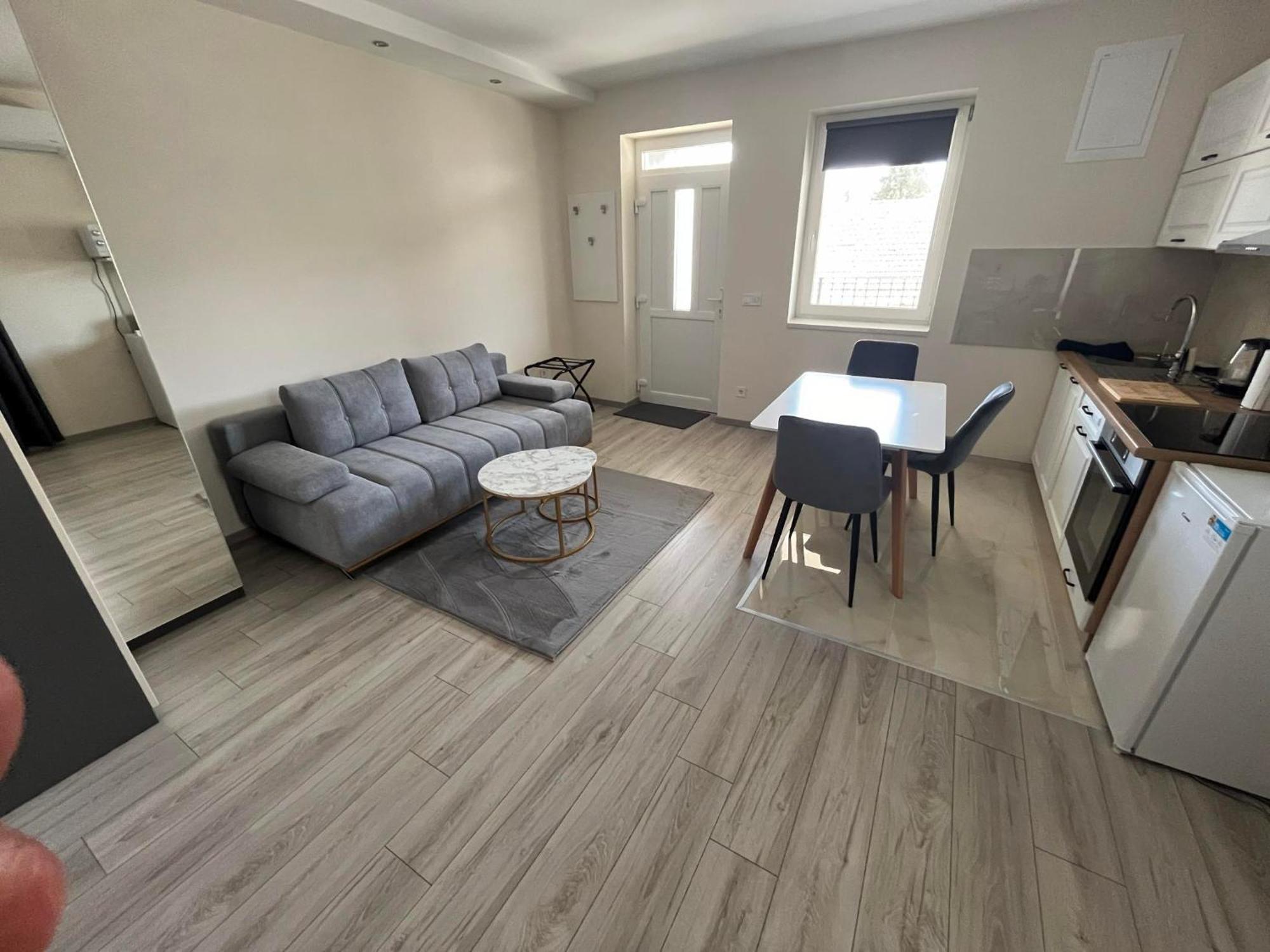 Brill Hotel بيكيسكسابا المظهر الخارجي الصورة