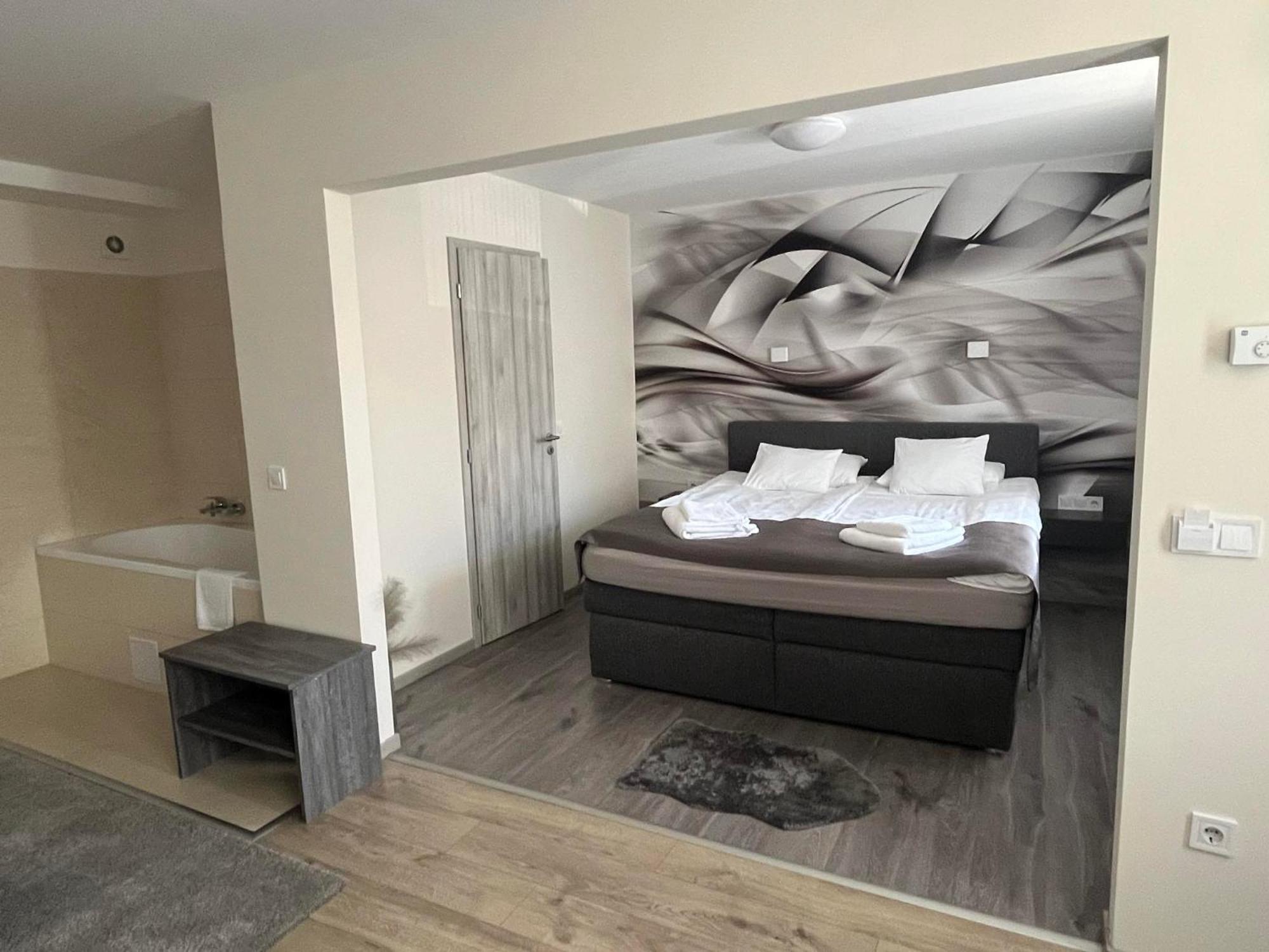 Brill Hotel بيكيسكسابا المظهر الخارجي الصورة