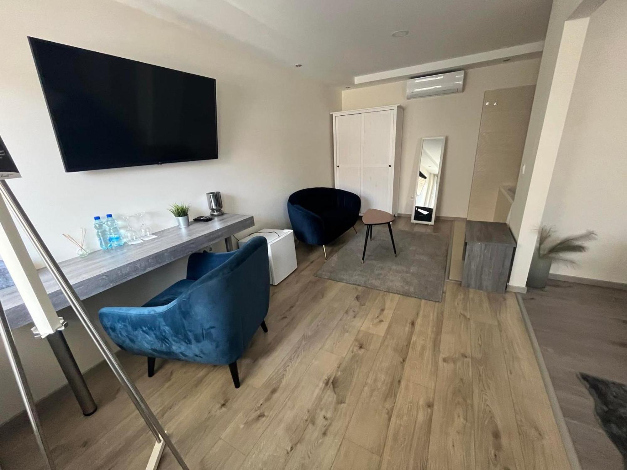 Brill Hotel بيكيسكسابا المظهر الخارجي الصورة
