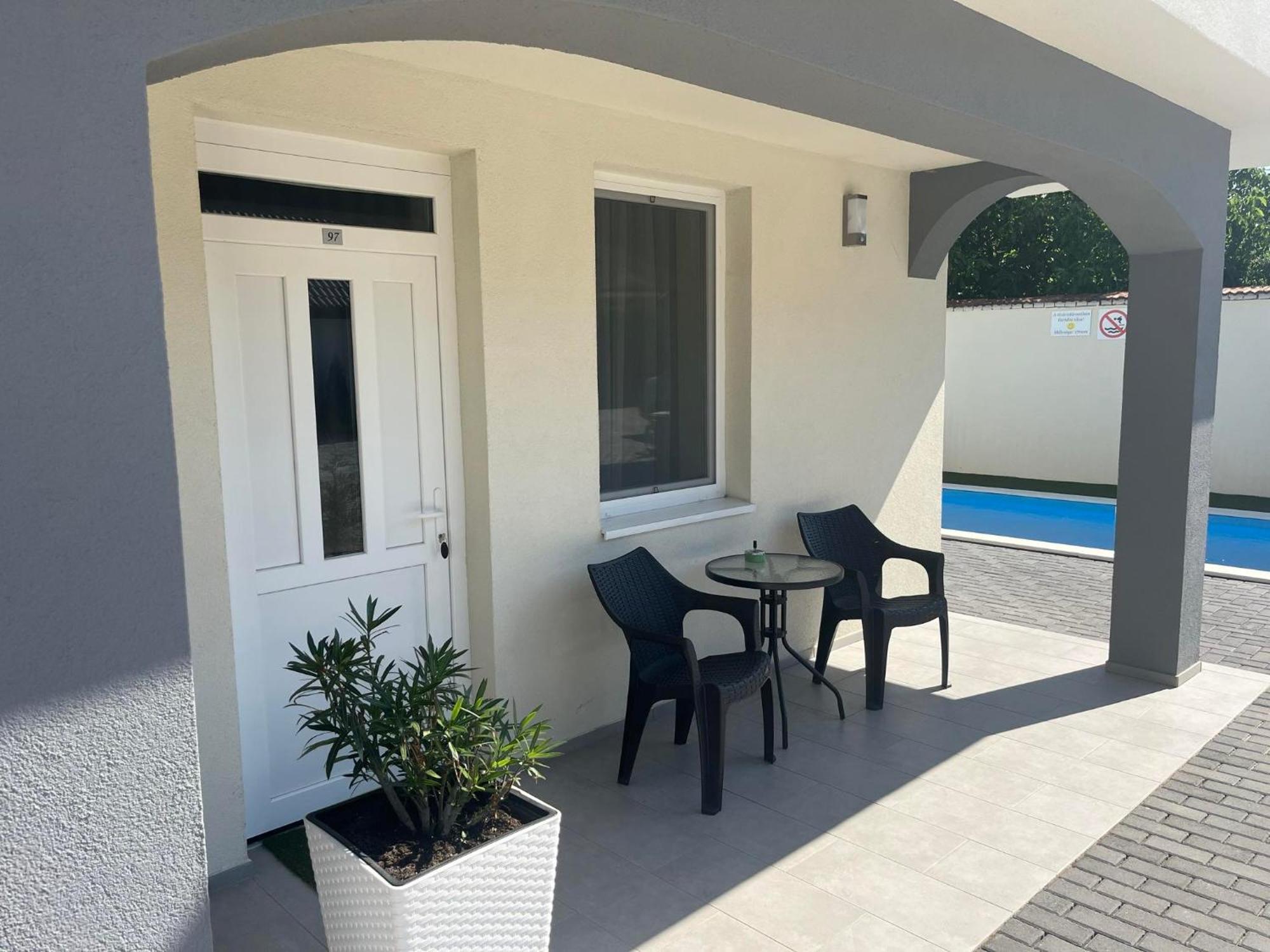 Brill Hotel بيكيسكسابا المظهر الخارجي الصورة