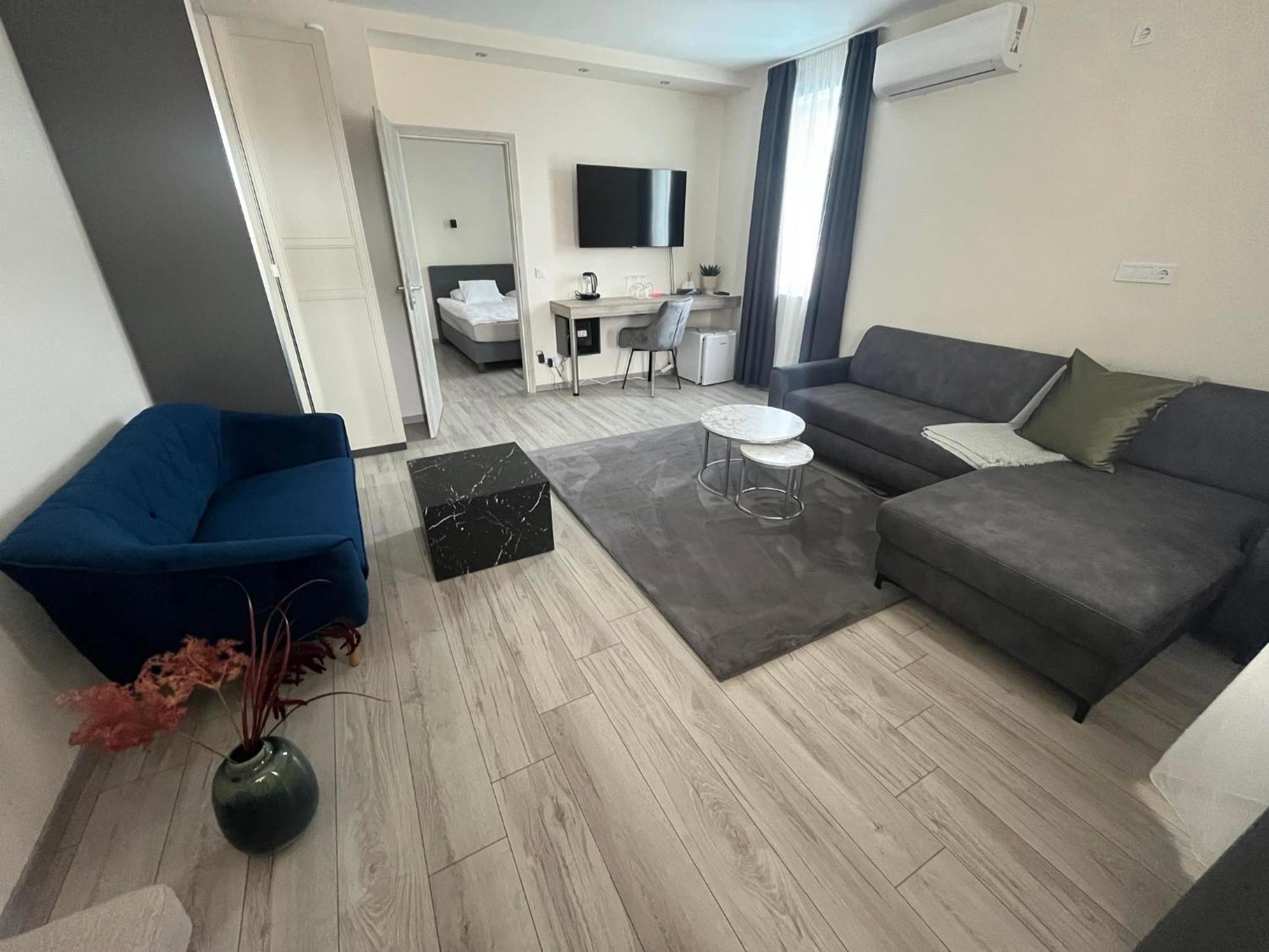 Brill Hotel بيكيسكسابا المظهر الخارجي الصورة