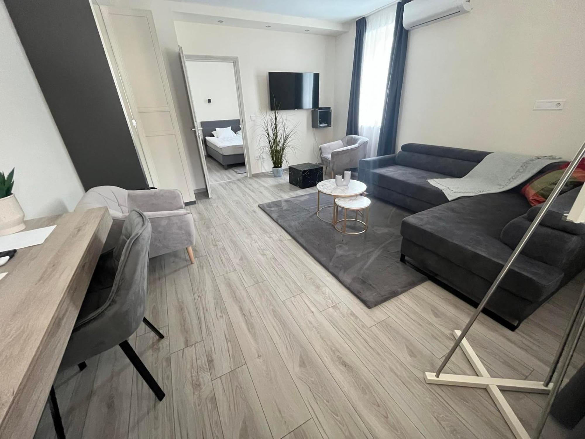 Brill Hotel بيكيسكسابا المظهر الخارجي الصورة