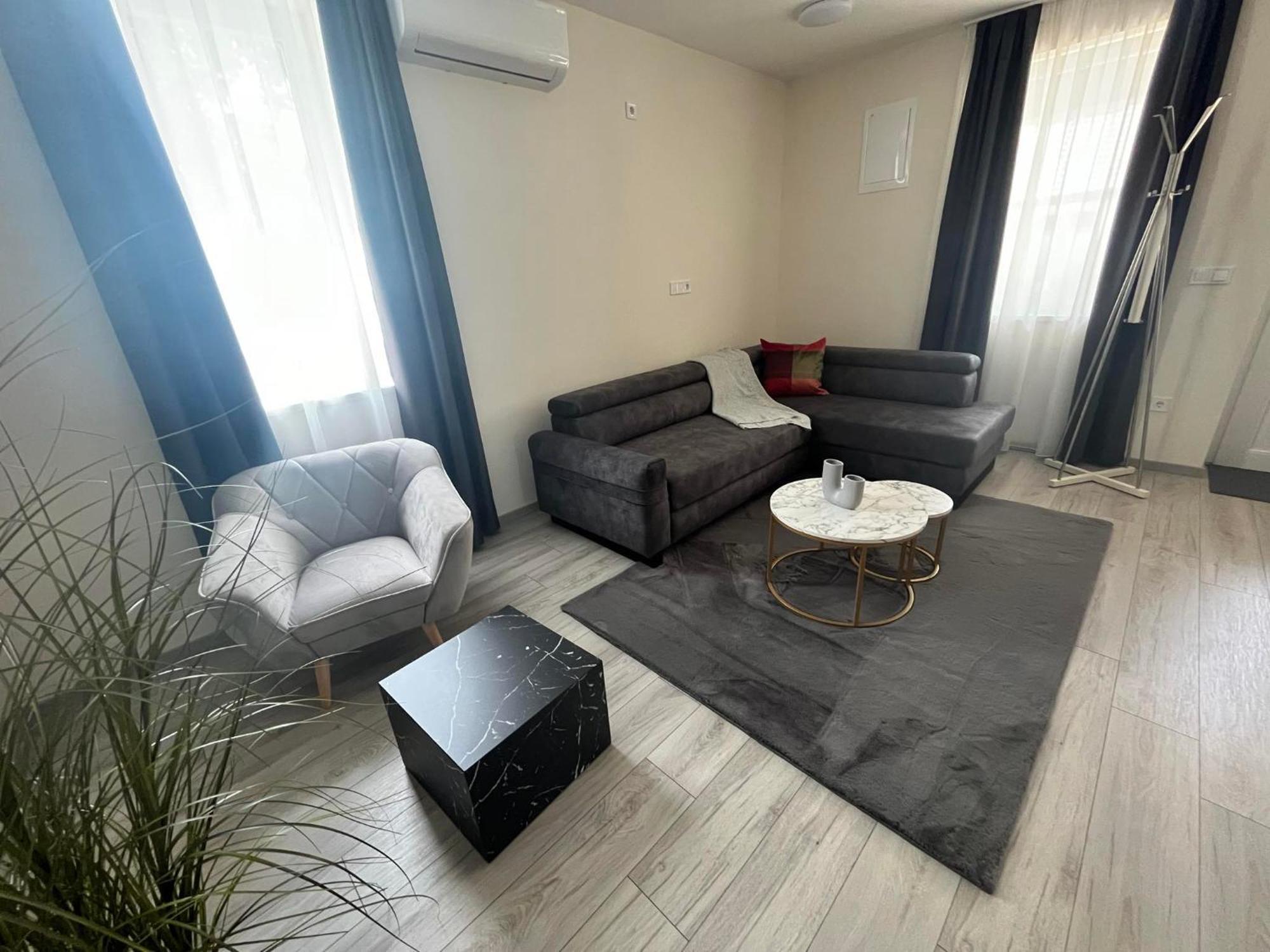 Brill Hotel بيكيسكسابا المظهر الخارجي الصورة